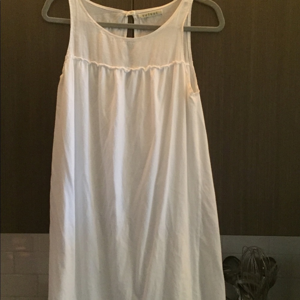 White summer dress by Velvet. Size M